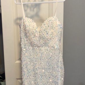Gorgeous sequin white full length dress🛍